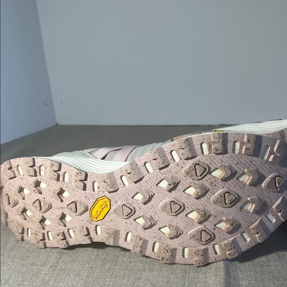Women's Gray and Pink Merrill Vibram Sneakers 10W. SH150 - Picture 7 of 8